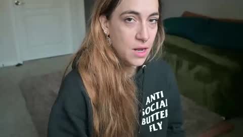 L online show from February 2025 02:41:01 PM