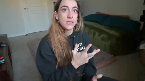 L online show from February 2025 05:46:02 PM