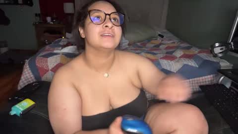 LilLenaLove online show from December 2024 09:39:01 PM