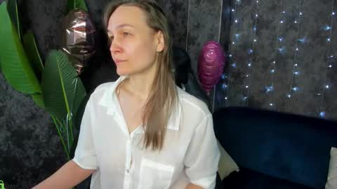 lillian_white1 online show from February 2026 01:02:02 AM