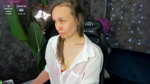lillian_white1 online show from February 2026 12:40:01 AM