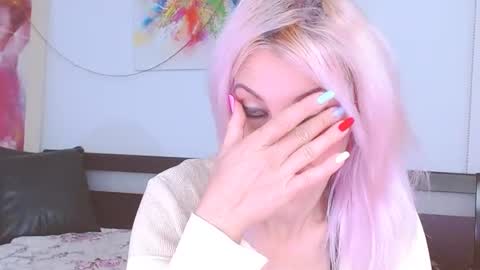 Snapshot of lillianasara chatting on January 2025 01:21:02 AM Lara online show from January 2025 01:21:02 AM