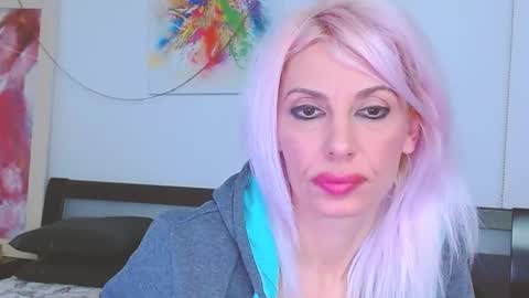 Snapshot of lillianasara chatting on February 2025 11:12:01 PM Lara online show from February 2025 11:12:01 PM