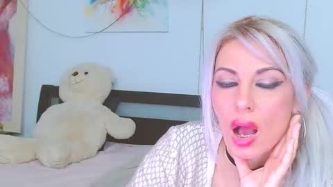 Lara online show from February 2026 01:15:02 AM