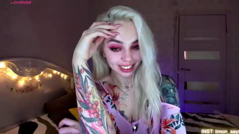Snapshot of lillimooore chatting on June 2026 11:46:01 PM LilliMoore online show from June 2026 11:46:01 PM