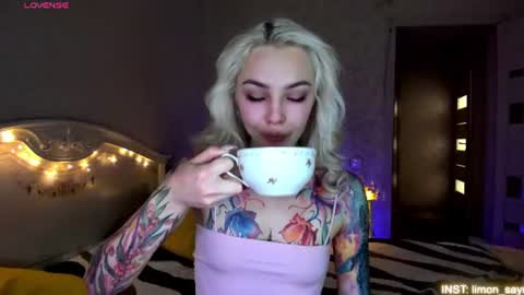 Snapshot of lillimooore chatting on July 2026 11:04:02 PM LilliMoore online show from July 2026 11:04:02 PM