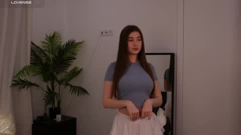 Lilly Colins online show from January 2025 02:57:01 PM