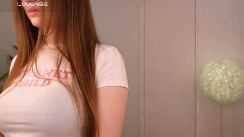 Lilly Colins online show from January 2025 06:13:01 PM