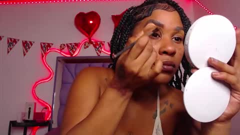 Queen Qos.  online show from September 2025 09:26:01 PM