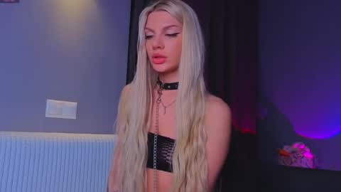 lilly_lux online show from May 2026 01:08:01 PM