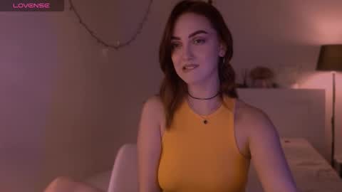 Snapshot of lillyfarey chatting on September 2025 06:52:02 PM LillyFarey online show from September 2025 06:52:02 PM