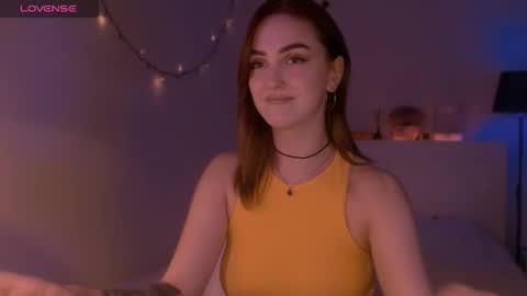 Snapshot of lillyfarey chatting on September 2025 09:05:01 PM LillyFarey online show from September 2025 09:05:01 PM