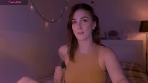 Snapshot of lillyfarey chatting on September 2025 04:54:01 PM LillyFarey online show from September 2025 04:54:01 PM