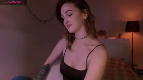 Snapshot of lillyfarey chatting on October 2025 04:51:01 PM LillyFarey online show from October 2025 04:51:01 PM