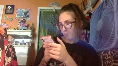 Snapshot of lillylushabae chatting on July 2026 08:58:01 PM hi guys im back on here 3 online show from July 2026 08:58:01 PM
