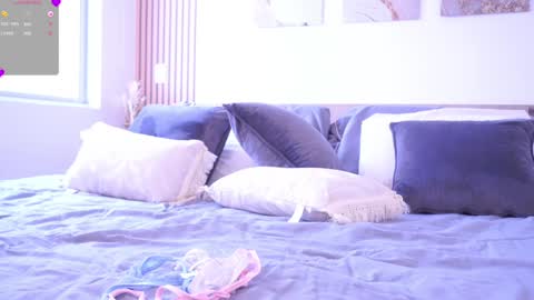 Lilly Thompson  online show from December 2024 05:44:01 PM