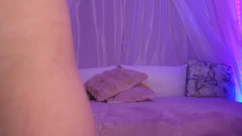 Lilou online show from March 2026 08:52:02 PM