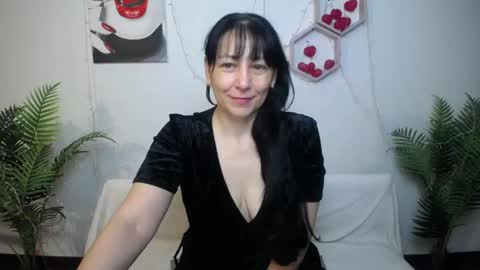 Snapshot of lilugrants chatting on April 2026 06:52:01 PM lilugrants online show from April 2026 06:52:01 PM