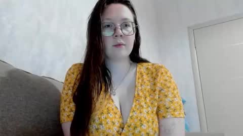 Snapshot of lily_cheys chatting on October 2025 05:24:02 PM Lily Chays online show from October 2025 05:24:02 PM