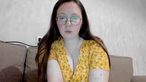 Snapshot of lily_cheys chatting on October 2025 08:16:02 PM Lily Chays online show from October 2025 08:16:02 PM