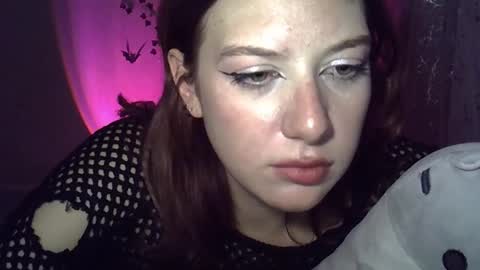lily_ember online show from October 2025 10:28:02 PM