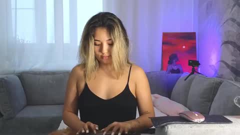 Snapshot of lily_foster_ chatting on February 2025 01:59:01 PM Lily online show from February 2025 01:59:01 PM