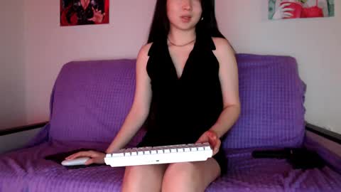 Snapshot of lily_litle chatting on December 2024 06:17:02 PM Lily Litle online show from December 2024 06:17:02 PM