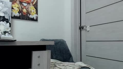 Snapshot of lily_litle chatting on December 2024 11:57:02 PM Lily Litle online show from December 2024 11:57:02 PM