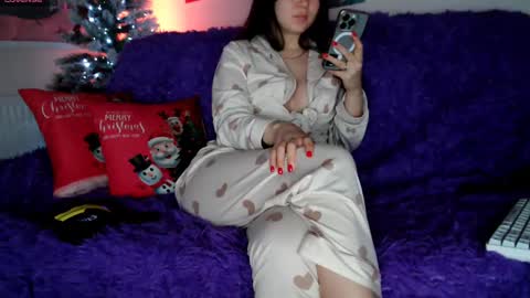 Snapshot of lily_litle chatting on January 2025 09:25:02 PM Lily Litle online show from January 2025 09:25:02 PM