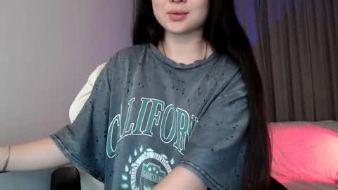 Snapshot of lily_litle chatting on September 2025 06:44:02 PM Lily Litle online show from September 2025 06:44:02 PM