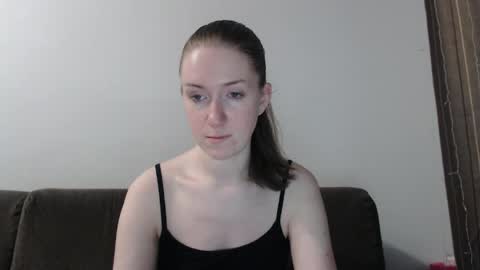 Snapshot of lily_love_x chatting on April 2026 10:41:02 PM lily_love_x online show from April 2026 10:41:02 PM