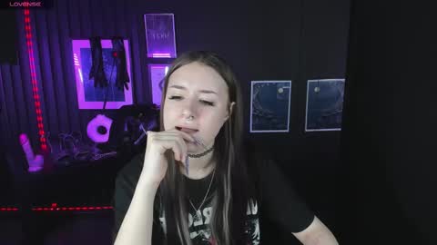 Snapshot of lily_moonlight chatting on February 2025 07:56:01 AM Lily online show from February 2025 07:56:01 AM