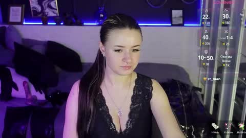 Snapshot of lily_moonlight chatting on February 2025 10:48:02 AM Lily online show from February 2025 10:48:02 AM