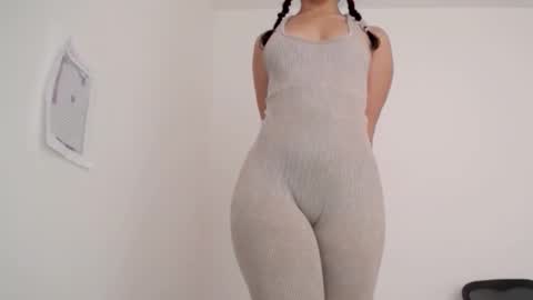 Lily Roberts online show from March 2026 02:55:01 PM