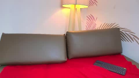 Lily Lauren online show from June 2026 02:33:01 PM