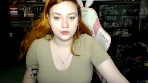 Snapshot of lily_shamy chatting on September 2025 05:18:02 PM Alice online show from September 2025 05:18:02 PM