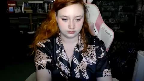 Snapshot of lily_shamy chatting on September 2025 06:02:02 PM Alice online show from September 2025 06:02:02 PM