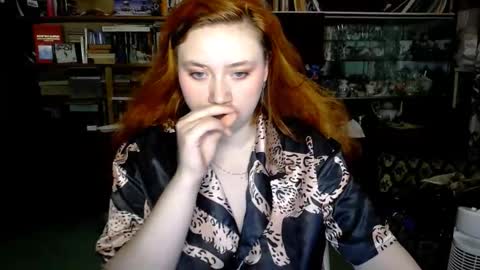 Snapshot of lily_shamy chatting on October 2025 03:21:02 PM Alice online show from October 2025 03:21:02 PM