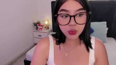 LilyWoodz online show from March 2026 02:45:02 PM