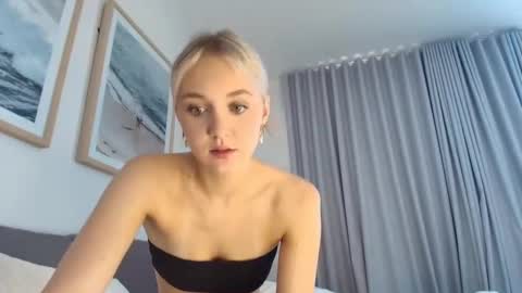 Snapshot of lilyflex chatting on April 2026 01:25:02 AM lilyflex online show from April 2026 01:25:02 AM