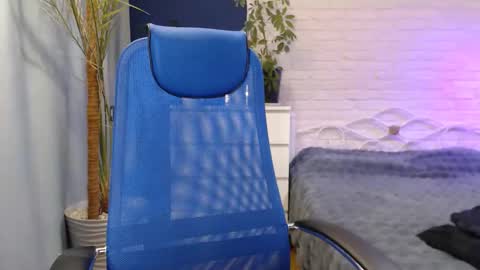 Lily online show from September 2025 07:56:02 AM