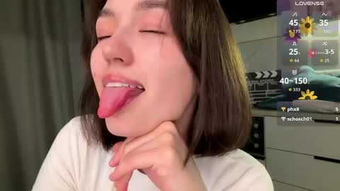 Lily online show from June 2026 06:52:01 PM