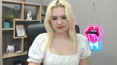 Lily online show from May 2026 06:32:01 AM