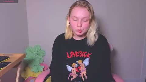 Snapshot of lime_cat chatting on October 2025 01:04:02 AM lime cat online show from October 2025 01:04:02 AM