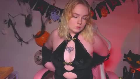 Snapshot of lime_cat chatting on October 2025 01:18:01 AM lime cat online show from October 2025 01:18:01 AM