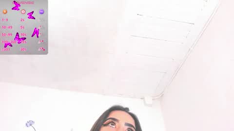 Lin  online show from November 2025 06:08:01 PM