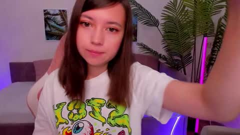 Lina online show from September 2025 02:33:01 AM