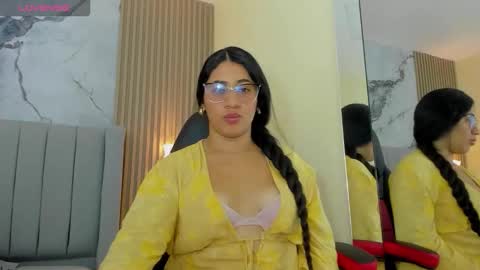 LINA DUBOIS  online show from November 2025 12:27:02 PM