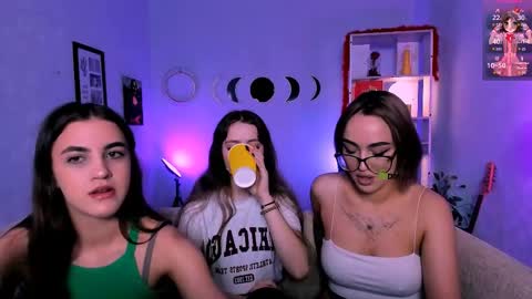 lina_fox12 online show from April 2026 12:54:01 PM