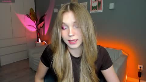 Lina online show from February 2026 01:05:02 PM